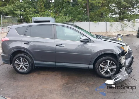 2018 Toyota Rav4 Xle z USA, uszkodzony, nr VIN 2T3RFREV2JW790087